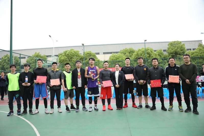 6——前三強(qiáng)獲獎(jiǎng)合影.JPG 6——前三強(qiáng)獲獎(jiǎng)合影.JPG